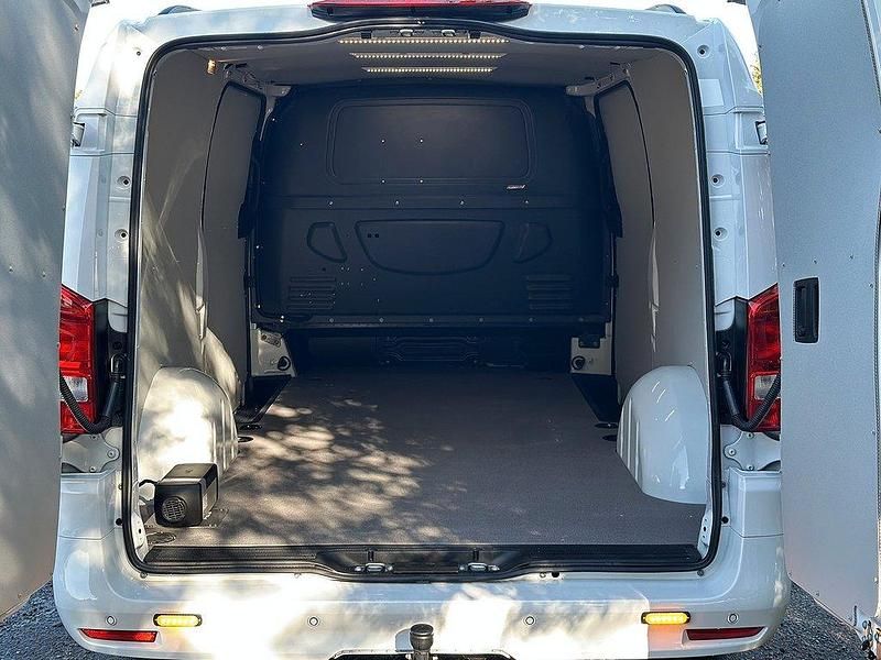 Ny Mercedes Vito 164 HK (120 kW) 2025 Vit Van