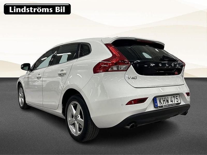 Begagnad Volvo V40 154 HK (113 kW) 2018 Vit Halvkombi