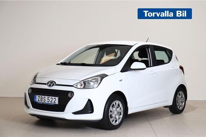 Vit Begagnad 2017 Hyundai i10 Comfort Halvkombi | 129 900 kr (Lite dyr) - Bild 1/4
