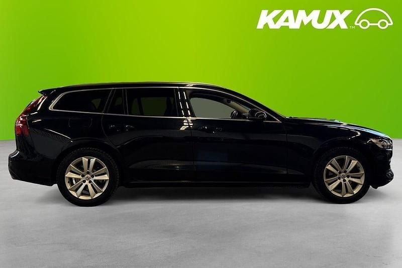 Begagnad Volvo V60 Momentum 150 HK (110 kW) 2019 Svart Kombi