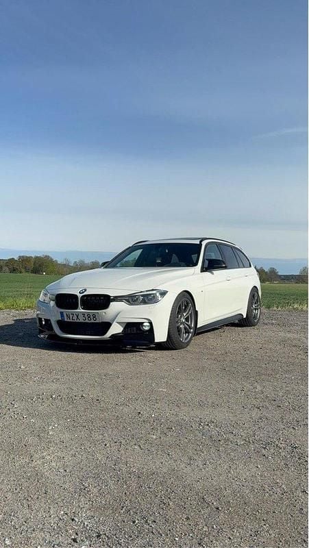Vit Begagnad 2019 BMW 320 M Sport Kombi | 199 000 kr (Lite dyr) - Bild 1/4
