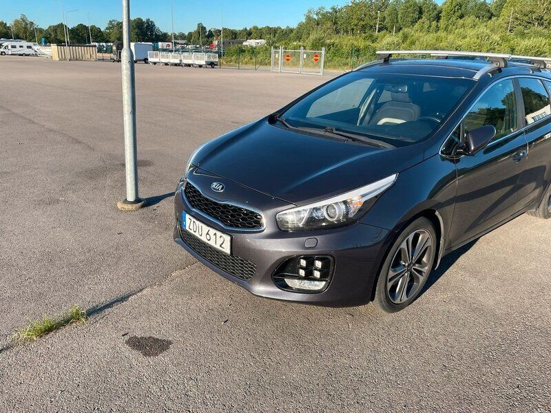 Grå (grå metallic) Begagnad 2018 Kia Ceed GT-Line Kombi | 119 000 kr (Lite dyr) - Bild 1/2
