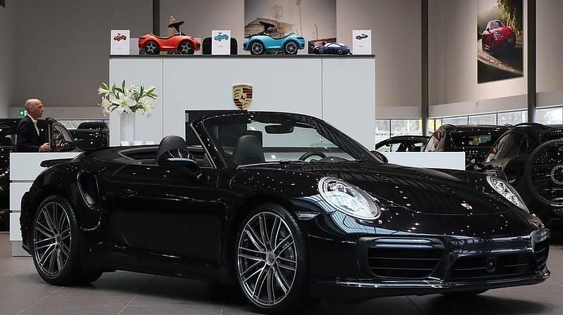 Begagnad Porsche 911 Turbo Cabriolet 540 HK (397 kW) 2017 Svart Cab