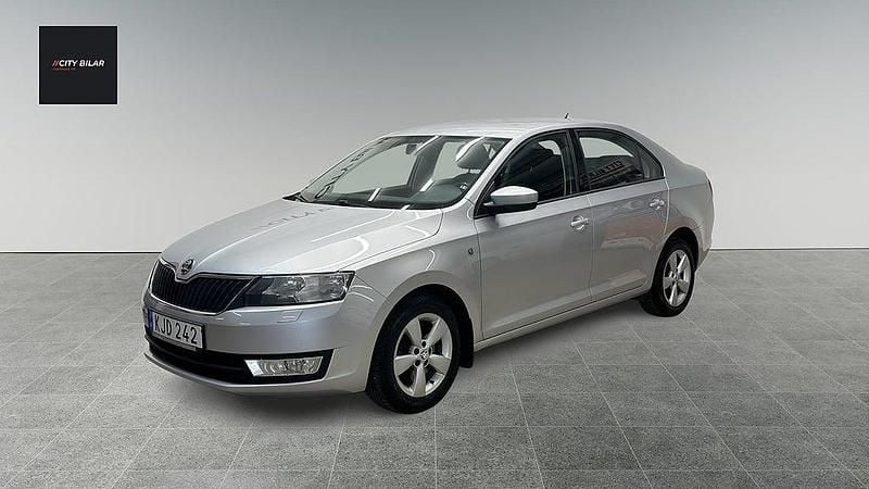 Silver Begagnad 2014 Skoda Rapid Halvkombi | 69 900 kr (Marknadspris) - Bild 1/4