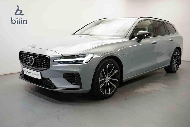 Grå Begagnad 2025 Volvo V60 Kombi | 479 900 kr (Lite dyr) - Bild 1/1