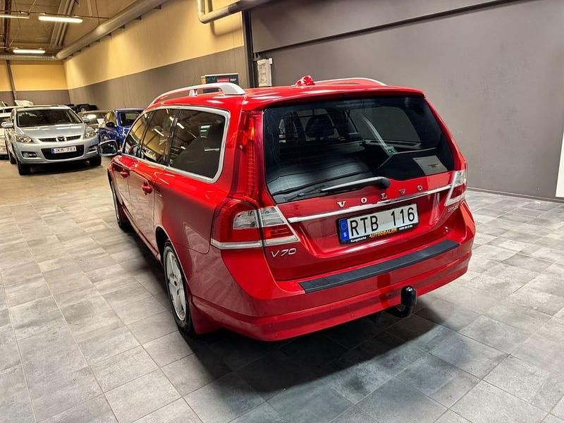 Begagnad Volvo V70 Summum 231 HK (169 kW) 2012 Röd Kombi