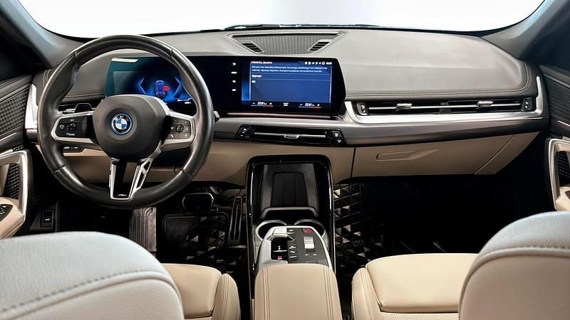 Begagnad BMW iX1 M Sport 230 kW (313 HK) 2023 Svart SUV