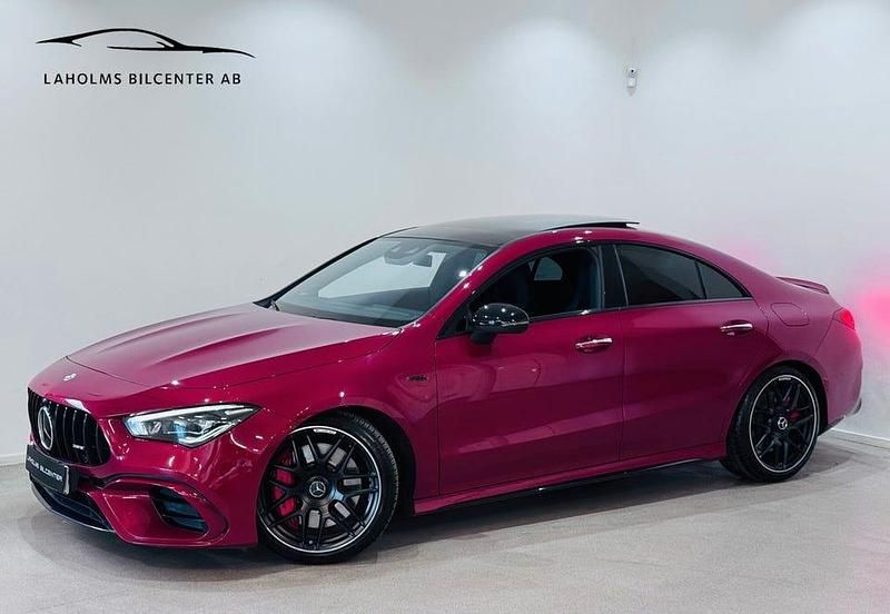 Röd Begagnad 2022 Mercedes CLA45 AMG AMG Sportkupé | 579 900 kr (Dyr) - Bild 1/4