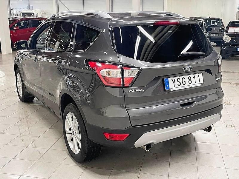 Begagnad Ford Kuga Titanium 150 HK (110 kW) 2018 Grå SUV