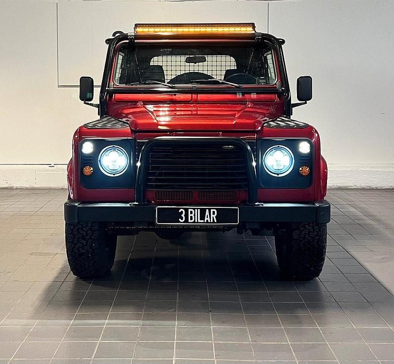Begagnad Land Rover Defender 122 HK (89 kW) 1999 Mörkröd SUV