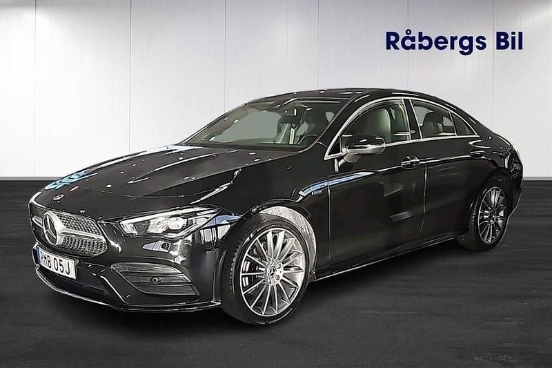 Kosmossvart metallic Begagnad 2021 Mercedes CLA250 Premium Sedan | 349 800 kr (Marknadspris) - Bild 1/4