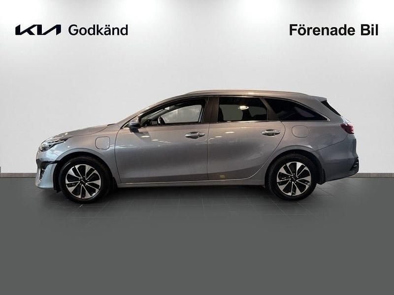 Begagnad Kia Ceed Sportswagon 141 HK (103 kW) 2023 Lunar silver Kombi