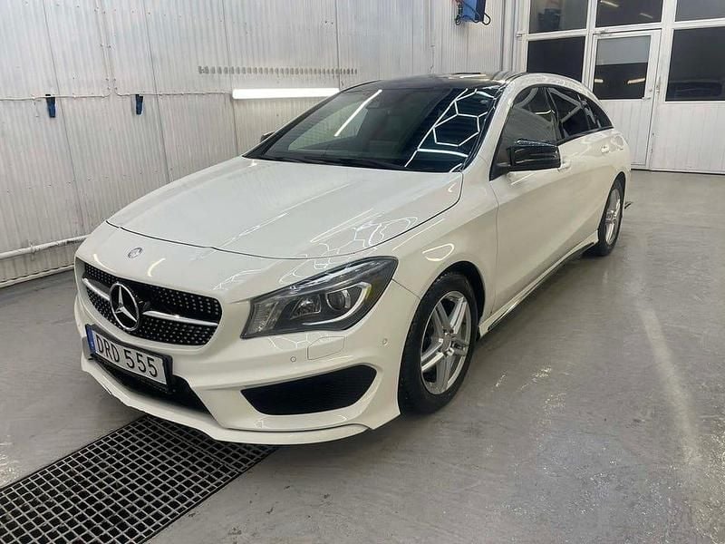 Vit Begagnad 2015 Mercedes CLA200 Shooting Brake AMG Kombi | 129 000 kr (Marknadspris) - Bild 1/4
