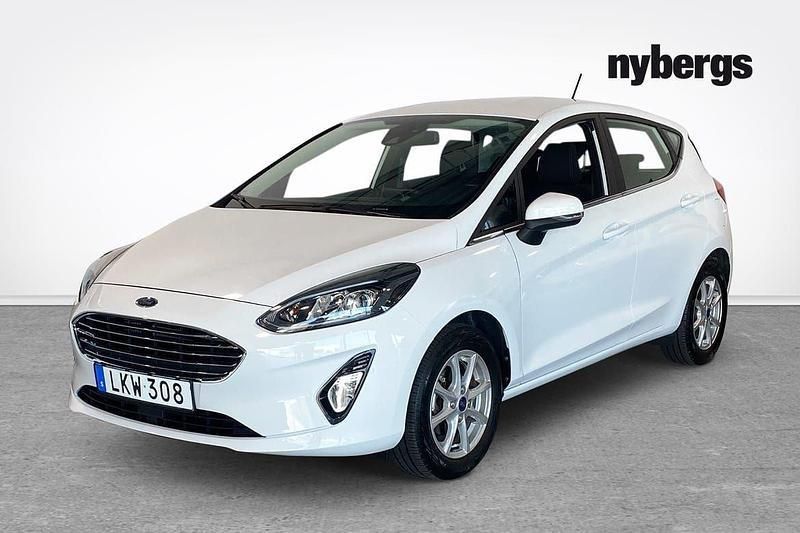 Vit Begagnad 2021 Ford Fiesta Titanium Halvkombi | 155 000 kr (Marknadspris) - Bild 1/4