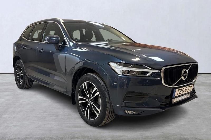 Begagnad Volvo XC60 Momentum 200 HK (147 kW) 2021 Blå SUV