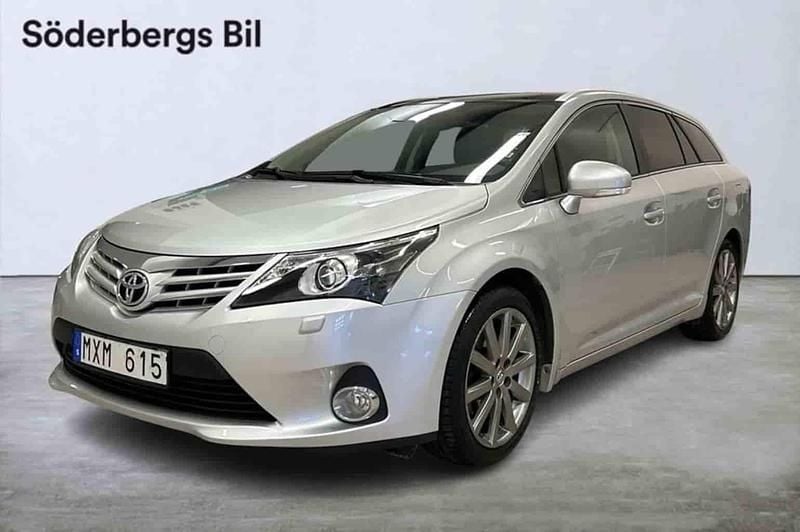 Silver Begagnad 2013 Toyota Avensis Kombi | 128 500 kr - Bild 1/1