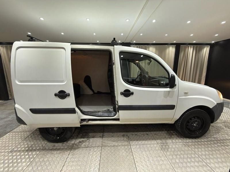 Begagnad Fiat Doblò 75 HK (55 kW) 2007 Vit Minibuss