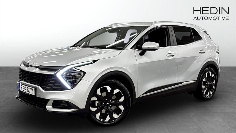 Grå (silver) Begagnad 2024 Kia Sportage Advance SUV | 429 900 kr (Lite dyr) - Bild 1/4