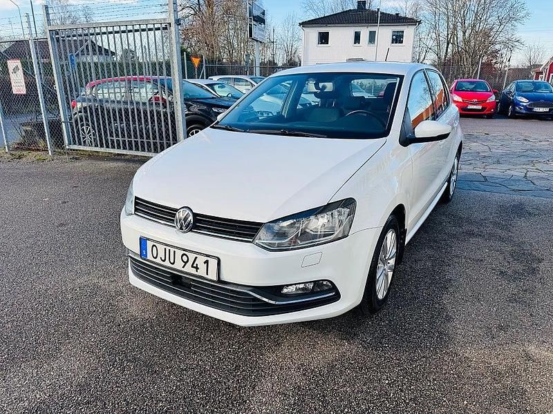 Begagnad VW Polo 90 HK (66 kW) 2016 Vit Halvkombi