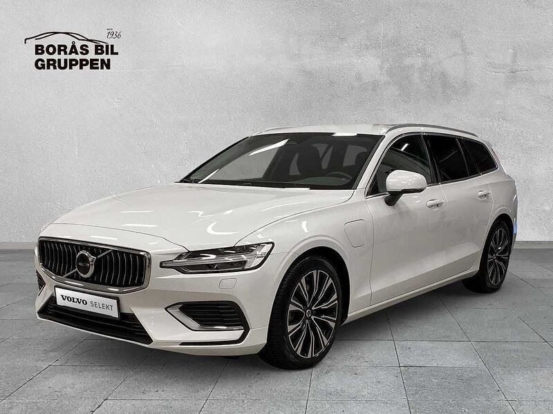 Vit Begagnad 2024 Volvo V60 Core Kombi | 469 000 kr (Lite dyr) - Bild 1/4