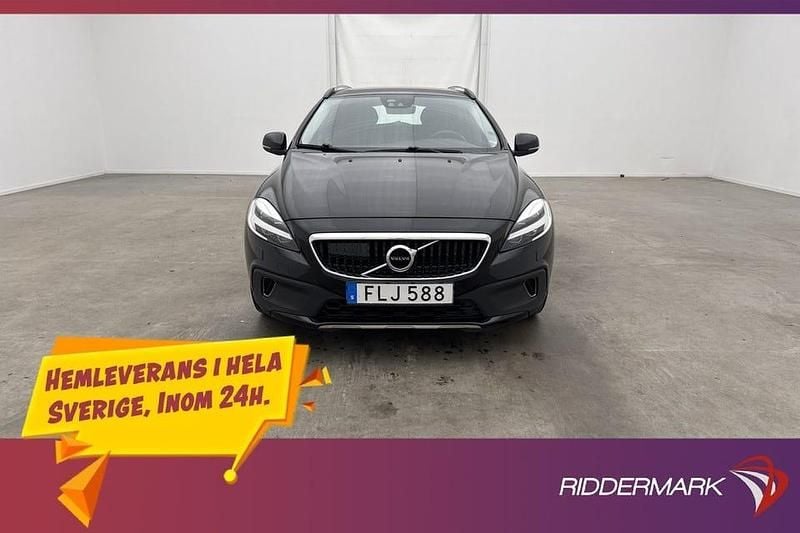 Begagnad Volvo V40 CC Momentum 150 HK (110 kW) 2019 Svart Kombi