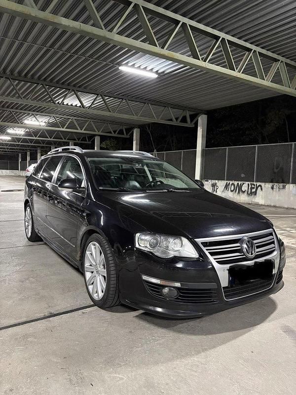 Svart Begagnad 2010 VW Passat R-line Kombi | 60 000 kr (Lite dyr) - Bild 1/4