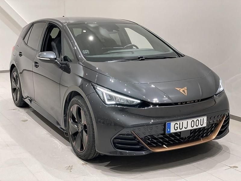 Quasargrau Begagnad 2023 Cupra Born Halvkombi | 254 900 kr (Marknadspris) - Bild 1/4