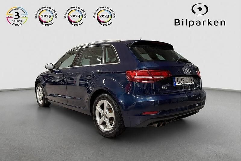 Begagnad Audi A3 Sportback Comfort 150 HK (110 kW) 2016 Blå Halvkombi