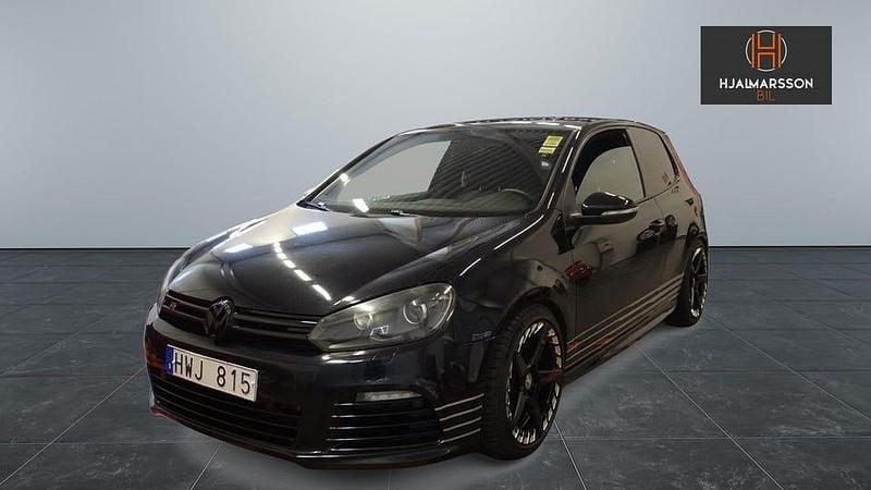 Svart Begagnad 2011 VW Golf VII R Halvkombi | 126 500 kr (Bra pris) - Bild 1/4