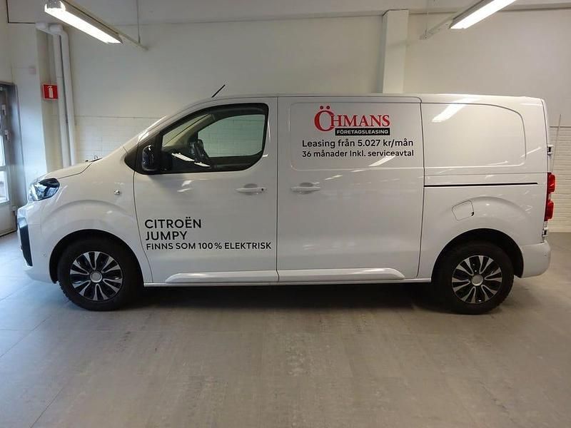 Vit Begagnad 2024 Citroën Jumpy Business Class Minibuss | 399 900 kr (Lite dyr) - Bild 1/4