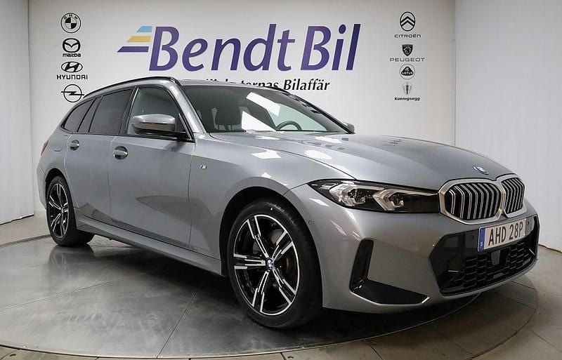 Grå Begagnad 2025 BMW 330e M Sport Kombi | 494 500 kr - Bild 1/3