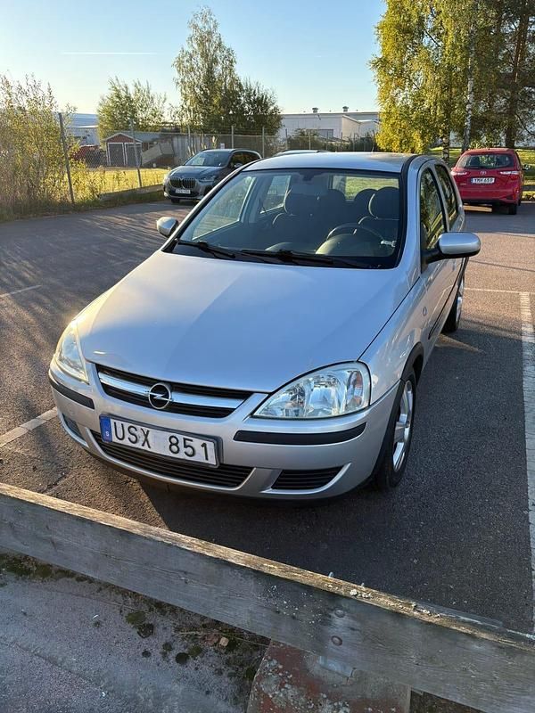 Begagnad 2004 Opel Corsa Halvkombi | 22 000 kr (Marknadspris) - Bild 1/2