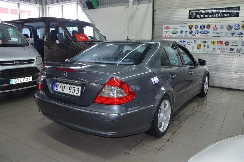 Begagnad Mercedes E280 Avantgarde 190 HK (139 kW) 2006 Grå Sedan