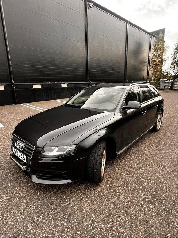 Grå Begagnad 2009 Audi A4 Kombi | 34 500 kr (Dyr) - Bild 1/4