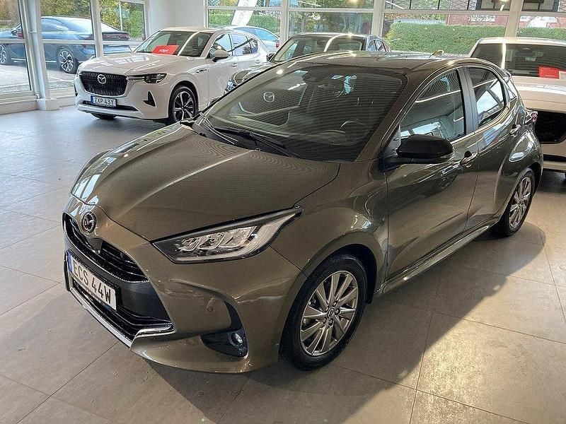 Grön Begagnad 2023 Mazda 2 Halvkombi | 229 500 kr (Lite dyr) - Bild 1/4