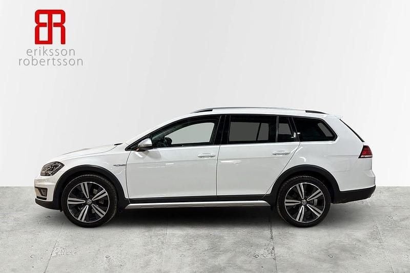 Begagnad VW Golf Alltrack 180 HK (132 kW) 2018 Vit Kombi