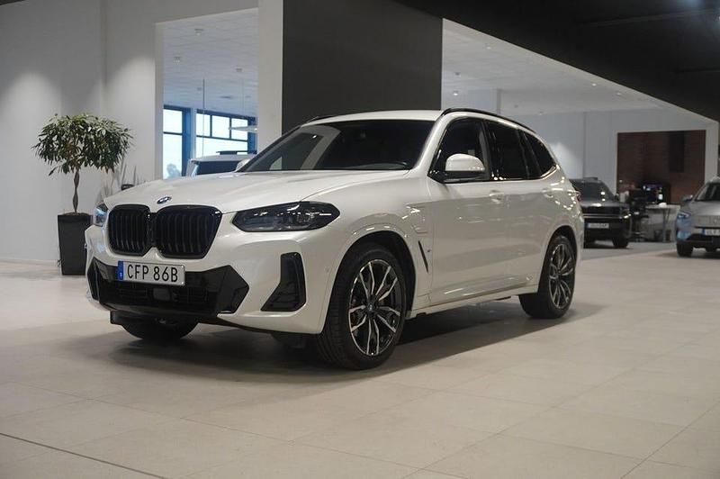 Mineralvit metallic Begagnad 2024 BMW X3 M Sport SUV | 589 800 kr - Bild 1/4