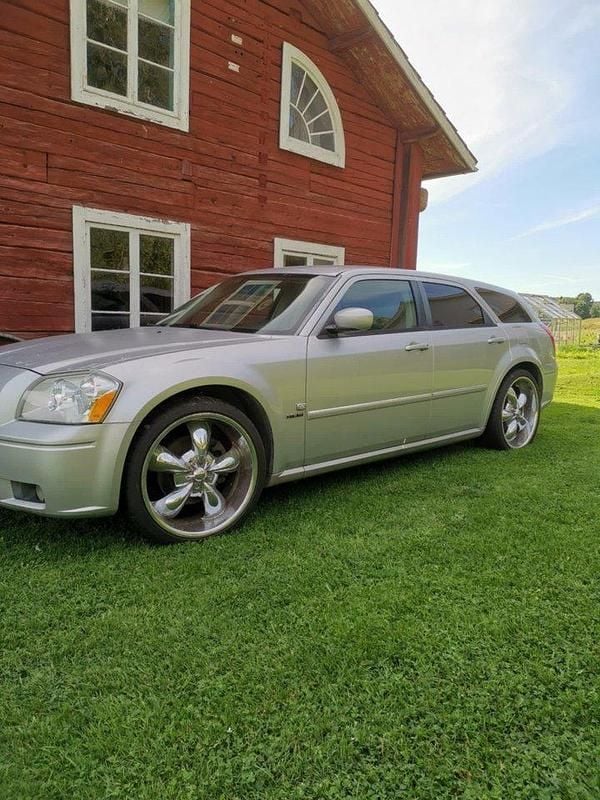 Silver Begagnad 2006 Dodge Magnum Kombi | 45 000 kr - Bild 1/4