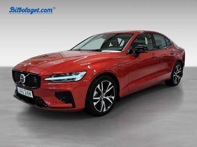 Röd Begagnad 2024 Volvo S60 Plus Sedan | 469 500 kr (Marknadspris) - Bild 1/3