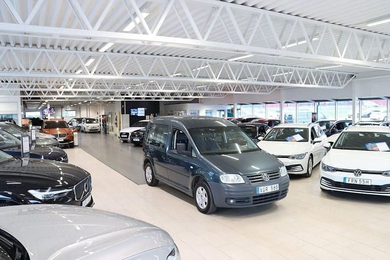 Begagnad VW Caddy 105 HK (77 kW) 2006 Grå Minibuss