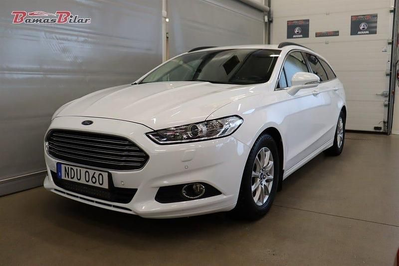 Vit Begagnad 2016 Ford Mondeo Trend Kombi | 99 900 kr (Marknadspris) - Bild 1/4