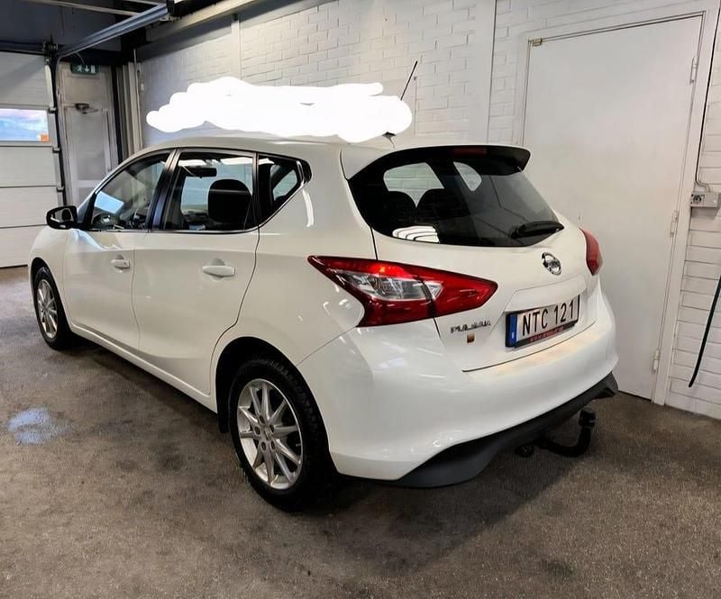 Begagnad Nissan Pulsar 115 HK (84 kW) 2015 Halvkombi