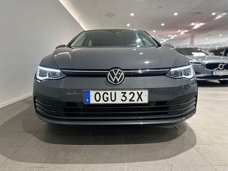 Begagnad VW Golf VIII 150 HK (110 kW) 2020 Grå Halvkombi