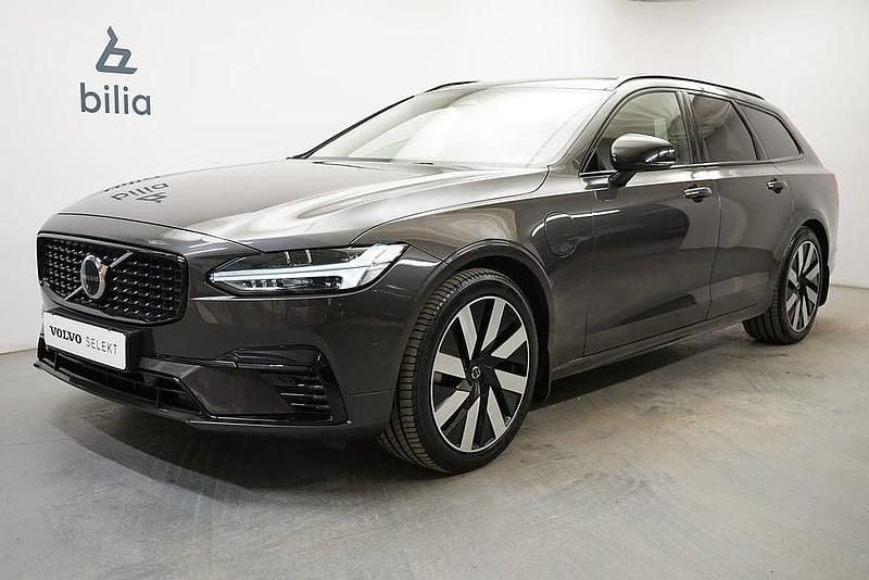 Grå Begagnad 2025 Volvo V90 Plus Kombi | 479 900 kr (Bra pris) - Bild 1/3