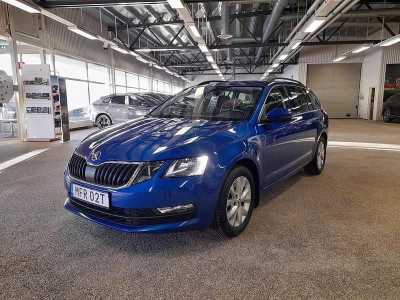 Blå Begagnad 2020 Skoda Octavia Ambition Kombi | 154 900 kr (Bra pris) - Bild 1/4