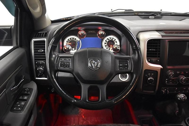 Begagnad RAM 3500 2017 Blå Pickup