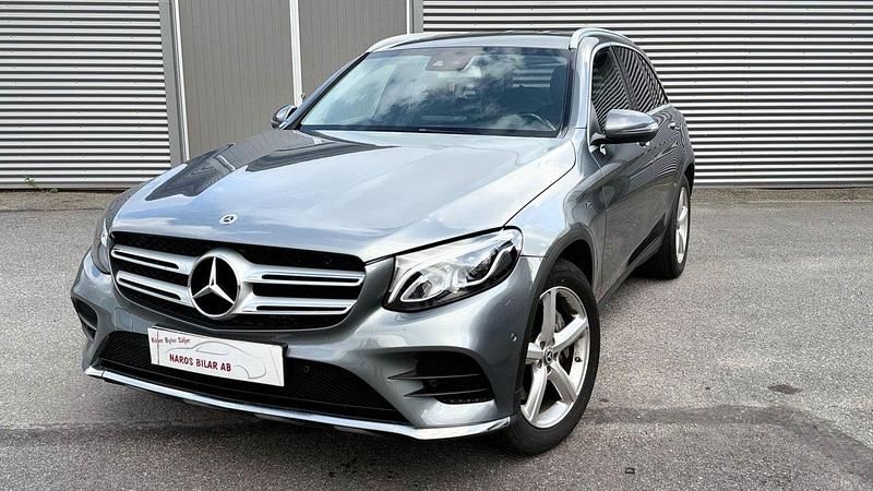 Grå Begagnad 2019 Mercedes GLC220 SUV | 339 900 kr (Marknadspris) - Bild 1/4