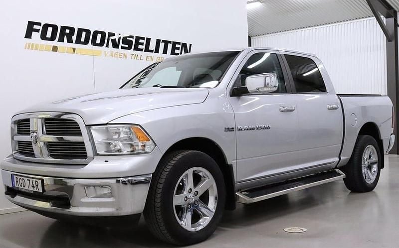 Silver Begagnad 2012 Dodge Ram Pickup | 249 900 kr (Bra pris) - Bild 1/4