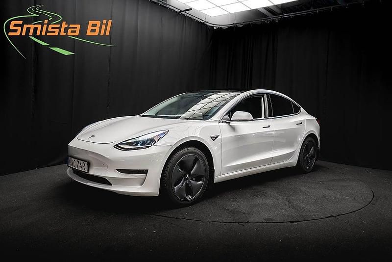 Vit Begagnad 2019 Tesla Model 3 Long Range AWD Sedan | 248 800 kr (Marknadspris) - Bild 1/4
