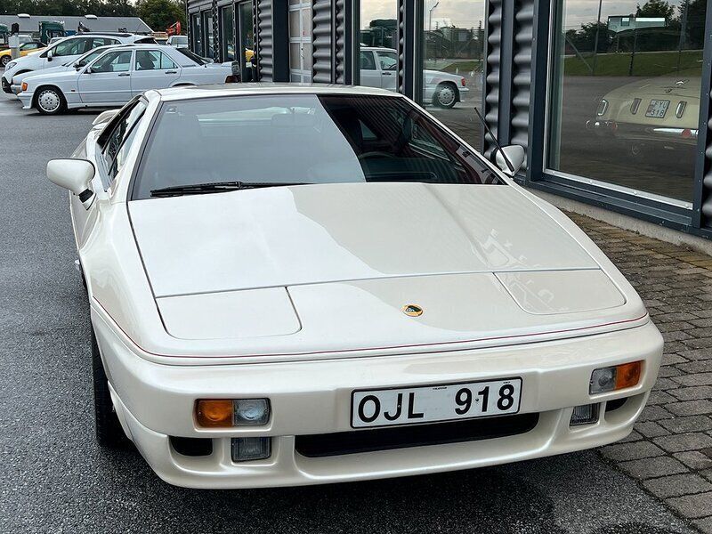 Begagnad Lotus Esprit 268 HK (197 kW) 1990 Vit Sportkupé